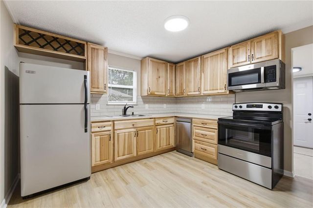 4734 Mission Road, Roeland Park, KS 66205