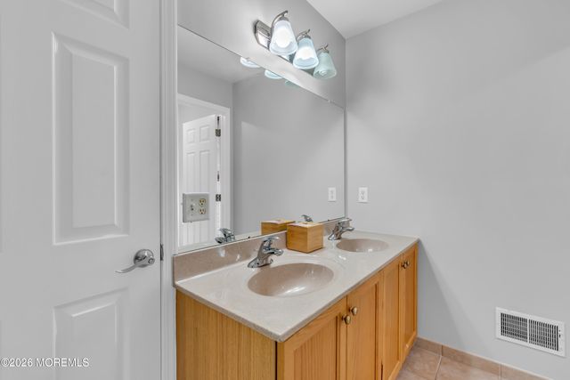 15 Rockspray Court, Howell, NJ 07731