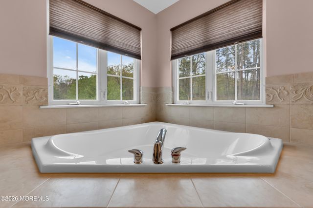 15 Rockspray Court, Howell, NJ 07731