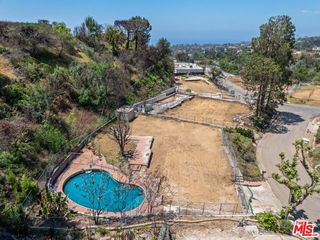 1210 Las Lomas Place, Pacific Palisades (los Angeles), CA 90272