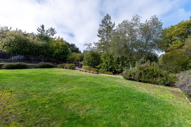 270 Gabarda Way, Portola Valley, CA 94028
