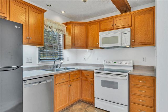 565 Donald AVE, Rocky Mount, VA 24151