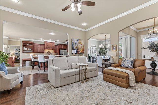 6105 W Bainbridge Drive, Rogers, AR 72758
