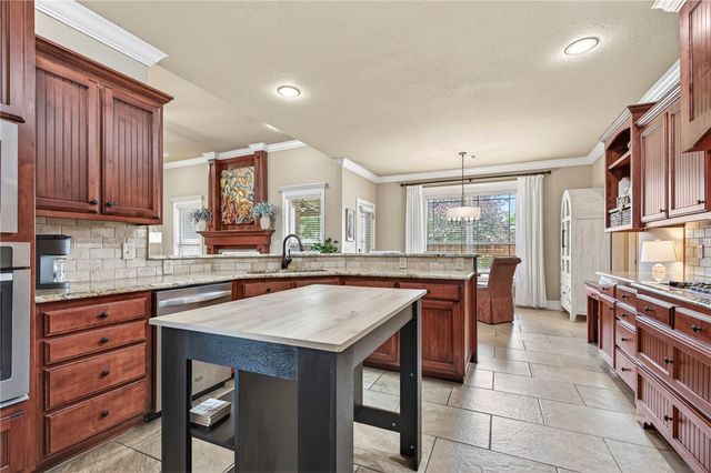 6105 W Bainbridge Drive, Rogers, AR 72758