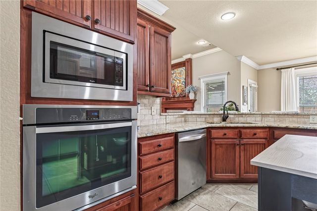 6105 W Bainbridge Drive, Rogers, AR 72758