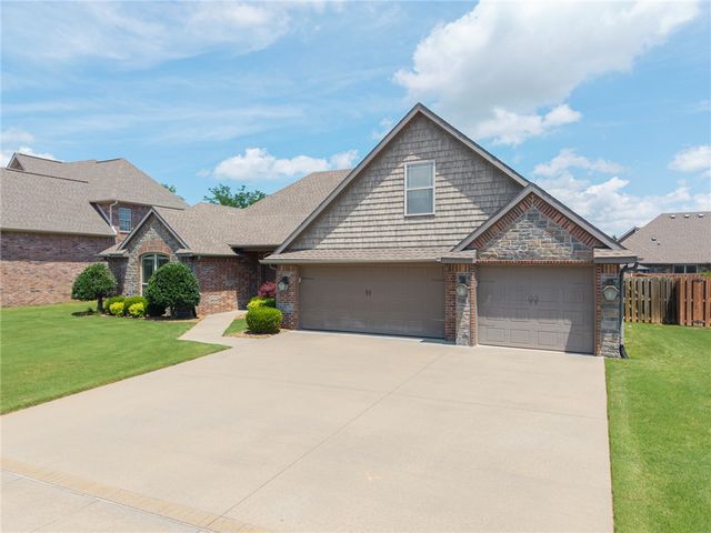 6105 W Bainbridge Drive, Rogers, AR 72758