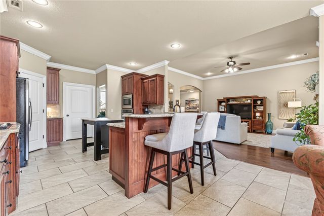 6105 W Bainbridge Drive, Rogers, AR 72758