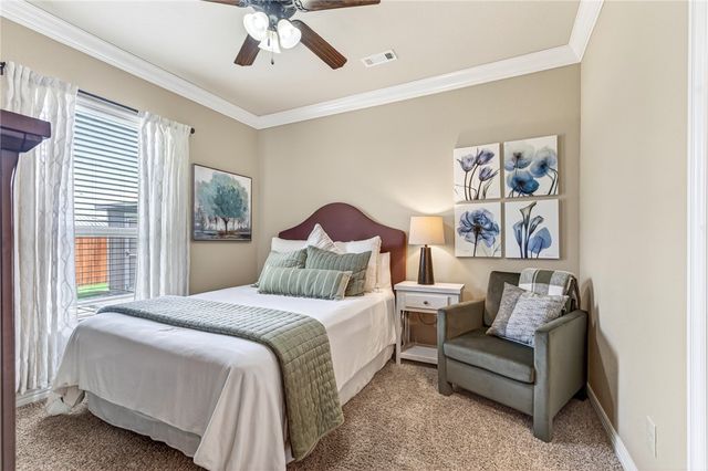 6105 W Bainbridge Drive, Rogers, AR 72758