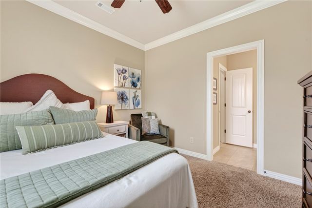 6105 W Bainbridge Drive, Rogers, AR 72758
