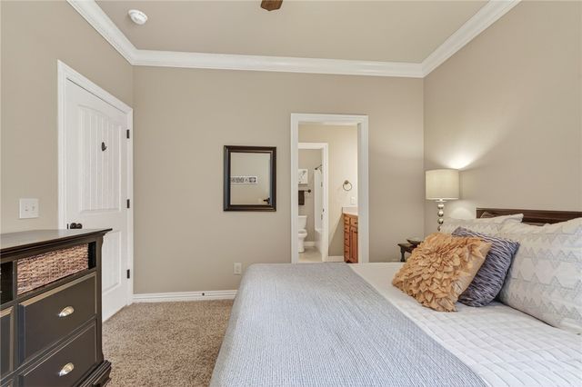 6105 W Bainbridge Drive, Rogers, AR 72758