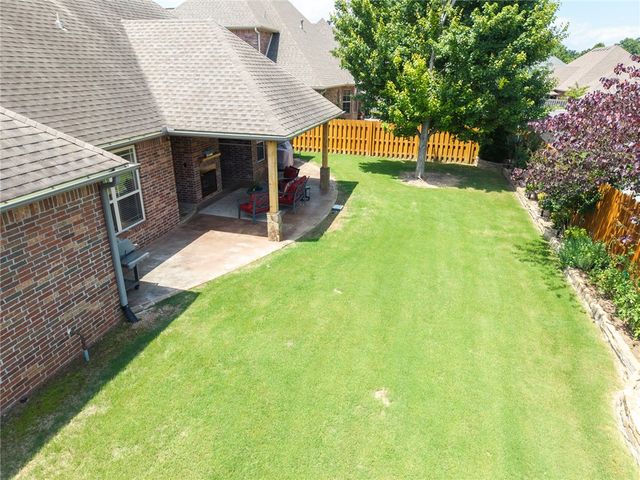 6105 W Bainbridge Drive, Rogers, AR 72758