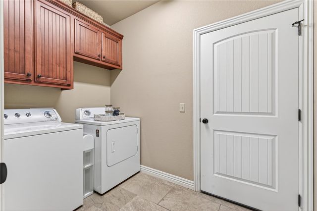 6105 W Bainbridge Drive, Rogers, AR 72758