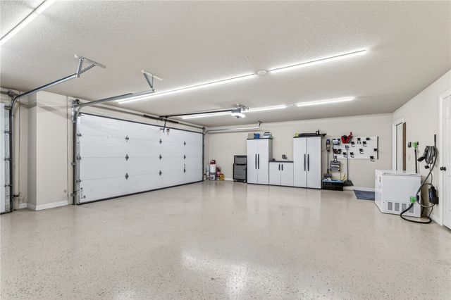 6105 W Bainbridge Drive, Rogers, AR 72758