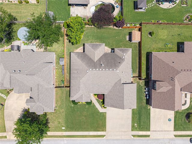 6105 W Bainbridge Drive, Rogers, AR 72758