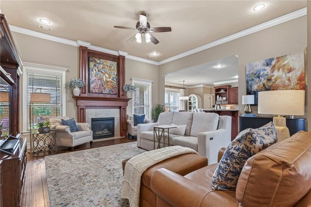 6105 W Bainbridge Drive, Rogers, AR 72758