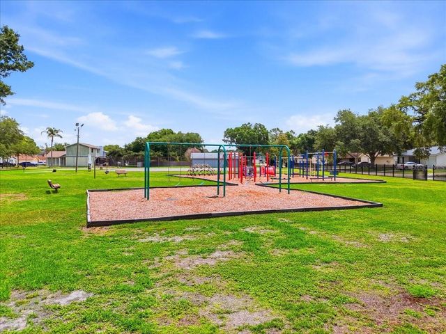 1422 PERIWINKLE COURT, Lakeland, FL 33811