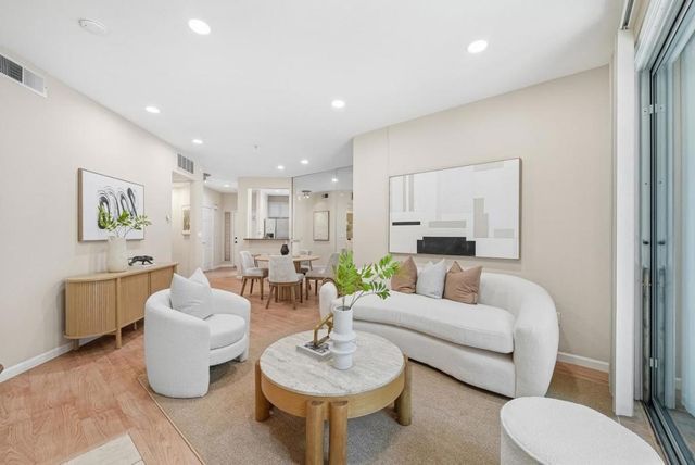 902 Sunrose 104, Sunnyvale, CA 94086