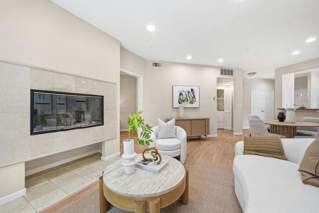 902 Sunrose 104, Sunnyvale, CA 94086