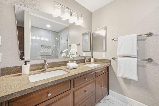 902 Sunrose 104, Sunnyvale, CA 94086