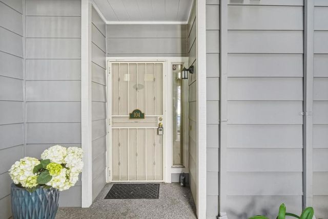 902 Sunrose 104, Sunnyvale, CA 94086