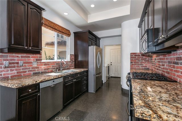 1175 Corte Riviera, Camarillo, CA 93010