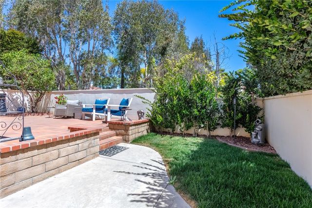 1175 Corte Riviera, Camarillo, CA 93010