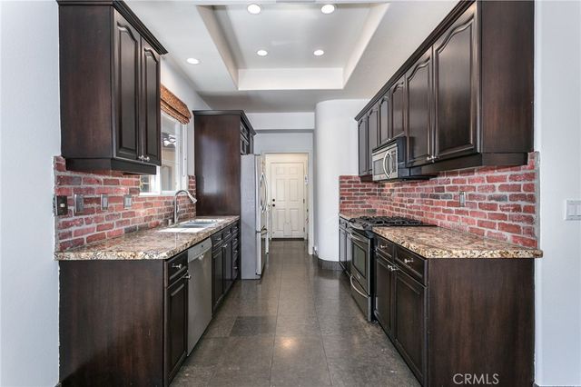 1175 Corte Riviera, Camarillo, CA 93010