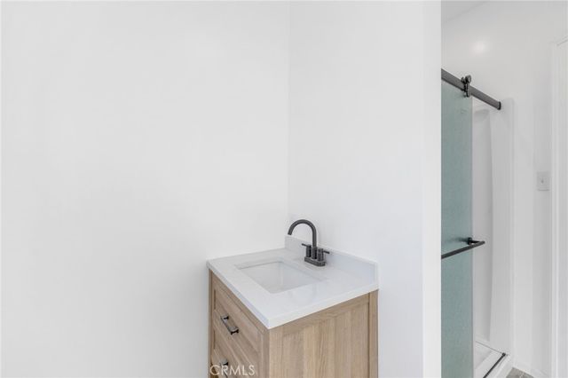 548 N Kenmore, Los Angeles, CA 90004