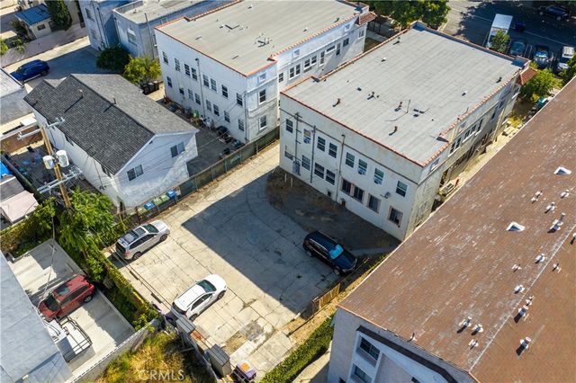 548 N Kenmore, Los Angeles, CA 90004