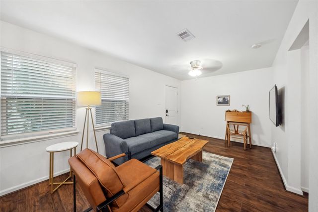 2212 Rosewood Street D, Houston, TX 77004