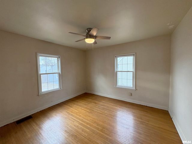 1324 W CIRCLE Road, Peoria, IL 61604