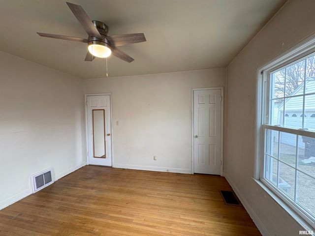 1324 W CIRCLE Road, Peoria, IL 61604