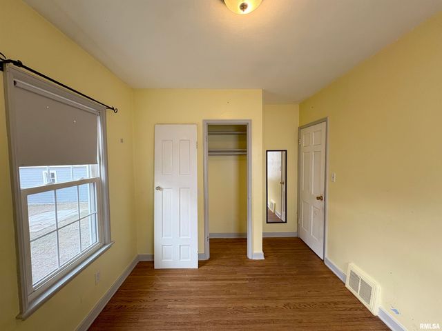 1324 W CIRCLE Road, Peoria, IL 61604