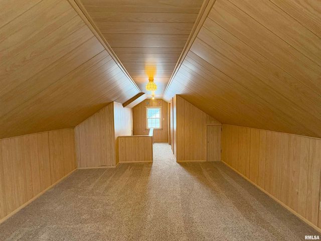 1324 W CIRCLE Road, Peoria, IL 61604