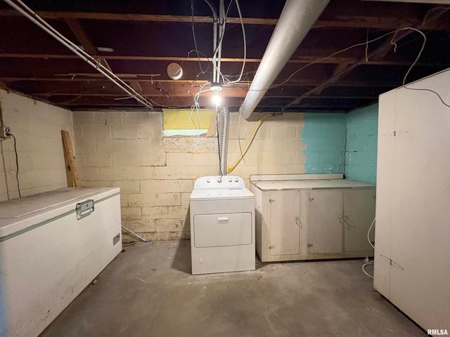 1324 W CIRCLE Road, Peoria, IL 61604