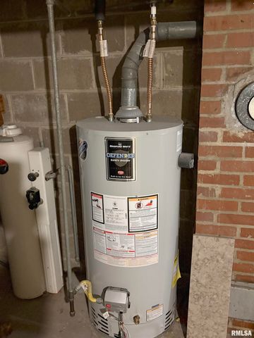 1324 W CIRCLE Road, Peoria, IL 61604