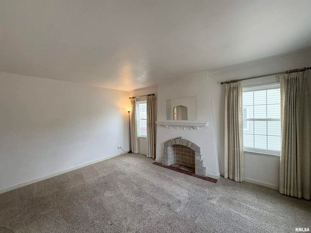 1324 W CIRCLE Road, Peoria, IL 61604