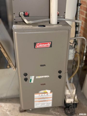 1324 W CIRCLE Road, Peoria, IL 61604