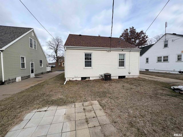 1324 W CIRCLE Road, Peoria, IL 61604