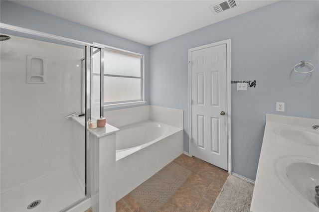 111 Lynn Crest BND, Buda, TX 78610
