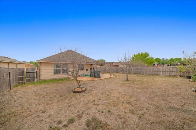 111 Lynn Crest BND, Buda, TX 78610