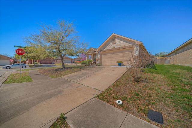 111 Lynn Crest BND, Buda, TX 78610