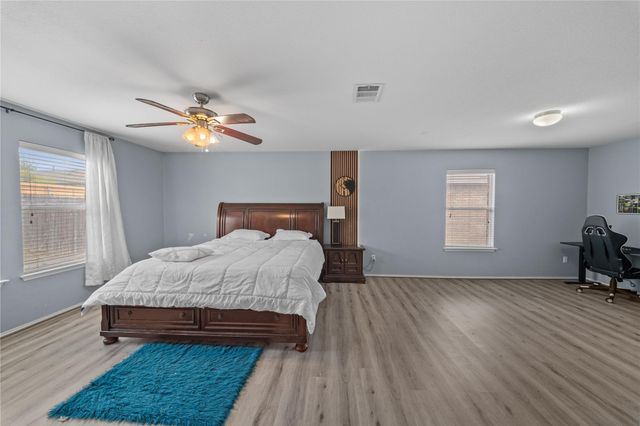 111 Lynn Crest BND, Buda, TX 78610