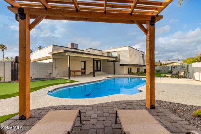 429 E GREENWAY Drive, Tempe, AZ 85282