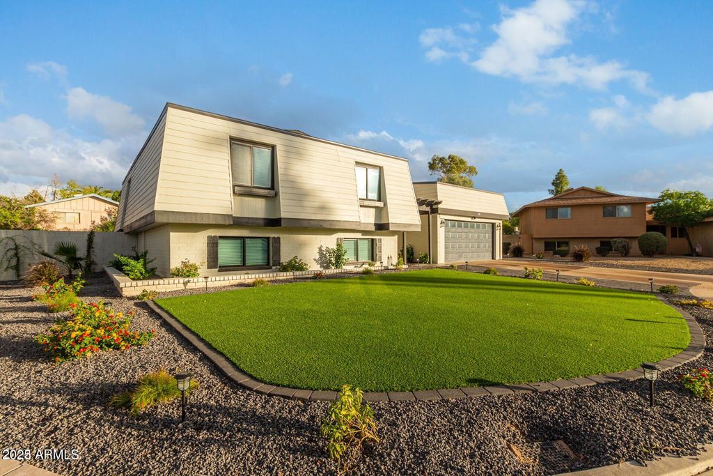 429 E GREENWAY Drive, Tempe, AZ 85282