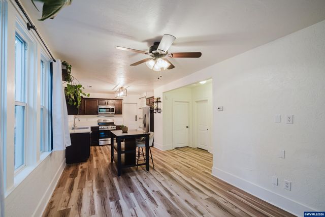 1994 Lee St SE, Salem, OR 97301
