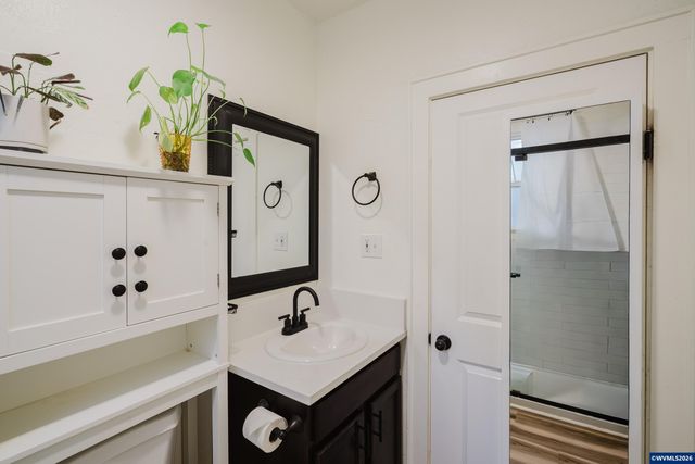1994 Lee St SE, Salem, OR 97301