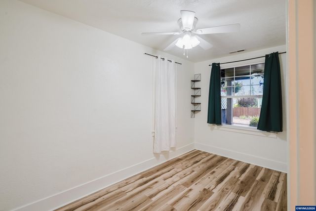 1994 Lee St SE, Salem, OR 97301