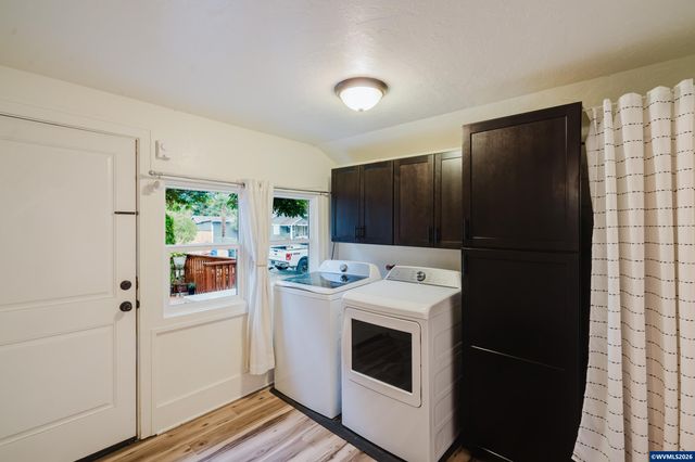 1994 Lee St SE, Salem, OR 97301