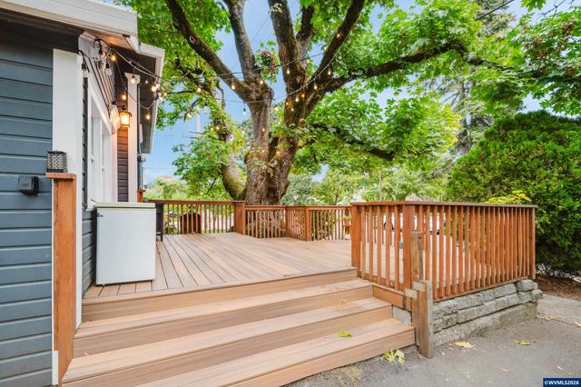 1994 Lee St SE, Salem, OR 97301